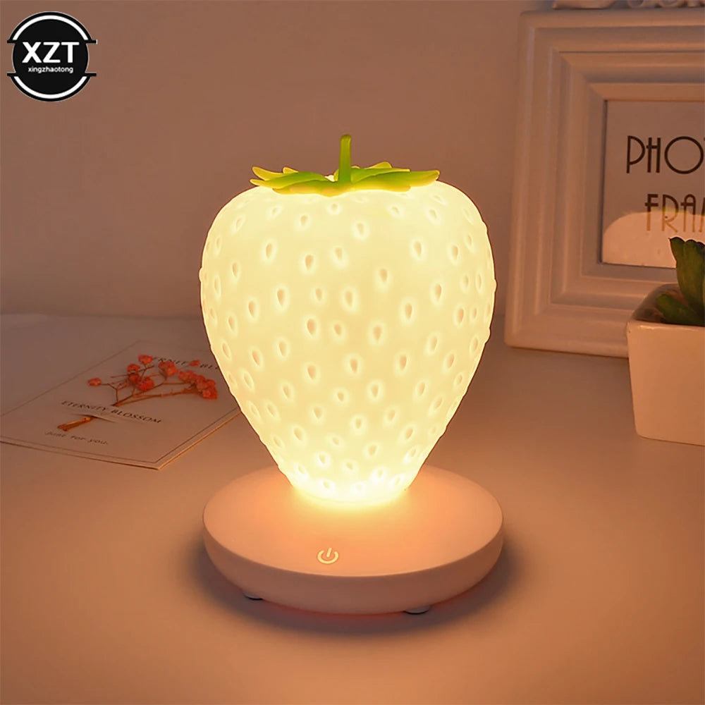 LED-Energiesparlampe Schlaf Nachtlicht USB Aufladung Erdbeere Form // Led Energy-saving Lamp Sleeping Night Light USB Charging Strawberry Shape