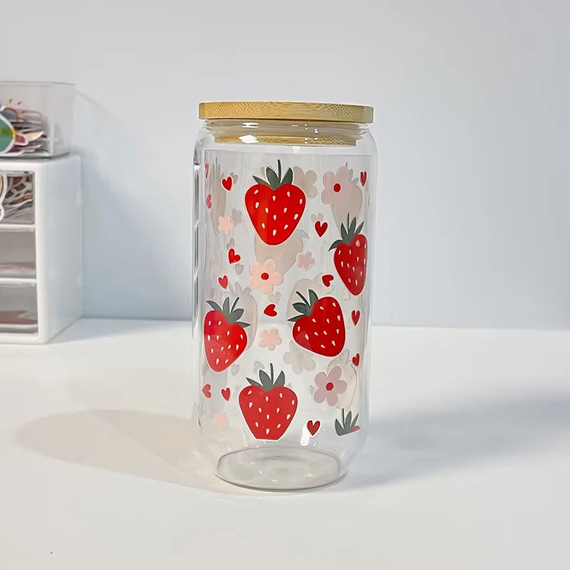 Glas mit Erdbeermuster, Deckel und Strohlam (500ml) // Strawberry Glass With Bamboo Lid And Straw 500ml Can