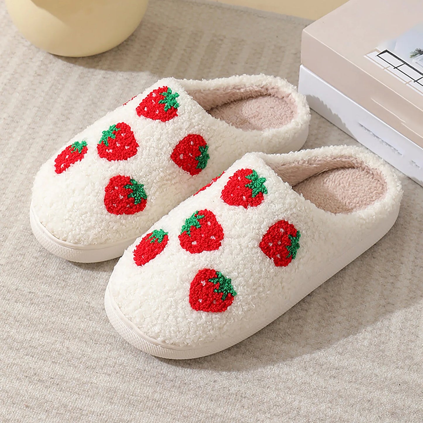 Erdbeeren - Warme Bequeme Winter Hallenschuhe Damen // Strawberries - Warm Comfortable Winter Indoor Shoes Women